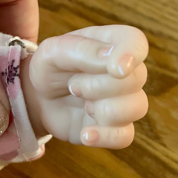 CHARLIE Realistic Life-Like Baby Doll w/2 Outfits - Gender Neutral Reborn? - Picture 6 of 14